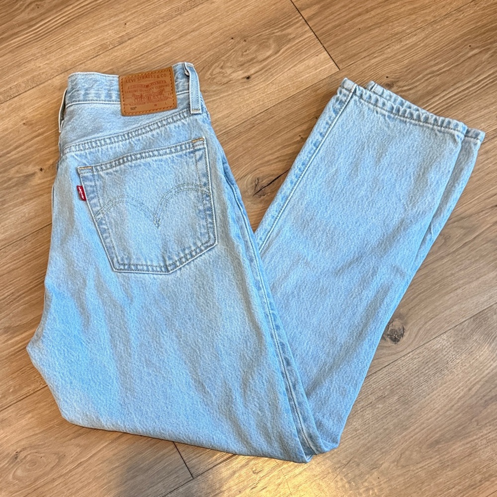 Levi's Premium 501 Women Straight Jeans in Light Blue